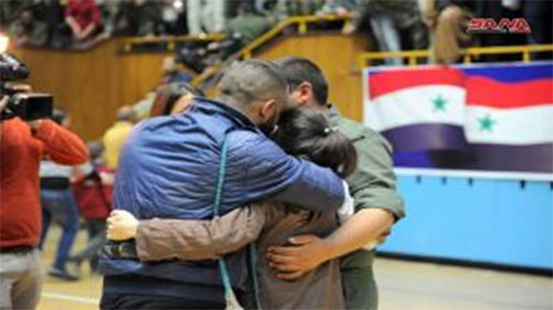 Liberado el primer grupo de secuestrados por terroristas en Duma